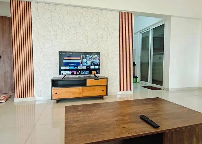 Bamboo Stays 3Bhk With Skylounge & Pool