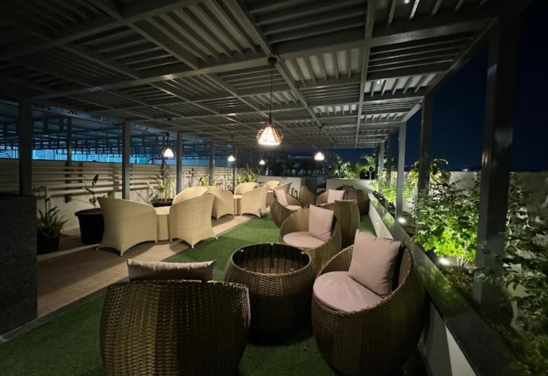 Apartment Bamboo 3bhk With Skylounge & Pool
